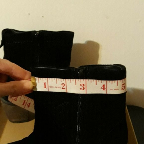 Taos Shaka Suede Ankle Boot US Size 5-5.5 / EUR Size 36. - Picture 11 of 12
